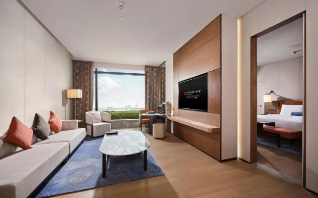 HUALUXE Nanjing Yangtze River by IHG