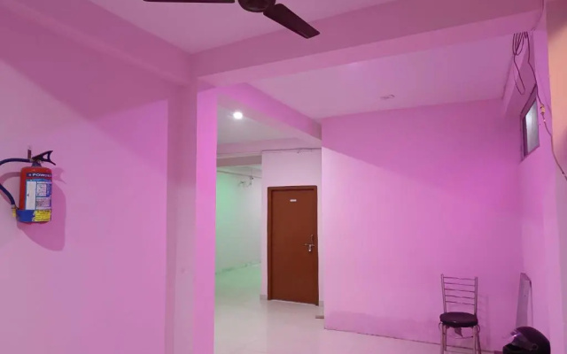 OYO 92487 Pandey Ji Guesthouse