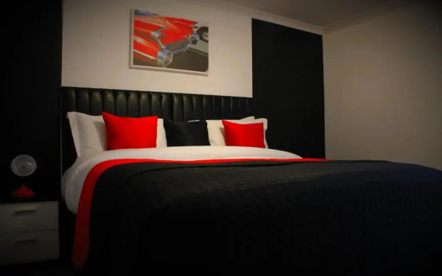 Cadillac Kustomz Guest House