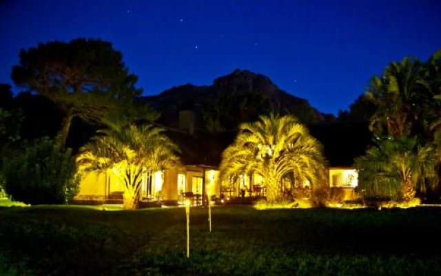 Отель Thulani River Lodge Южная Африка, Кейптаун - отзывы, цены и фото номеров - забронировать отель Thulani River Lodge онлайн вид на фасад