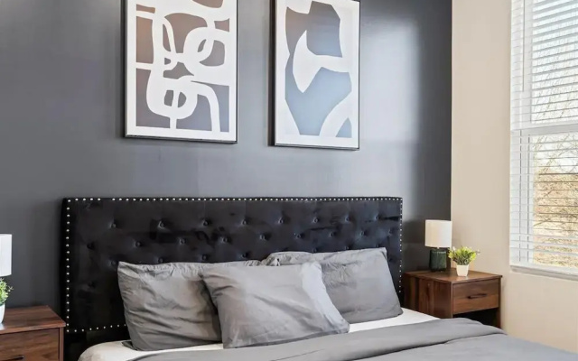 Luxe King 4BR Townhouse with Rooftop in Uptown CLT