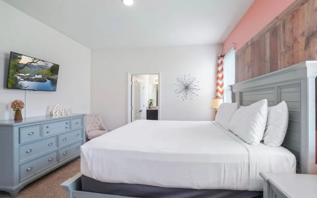 8032 Oak Shadow Court
