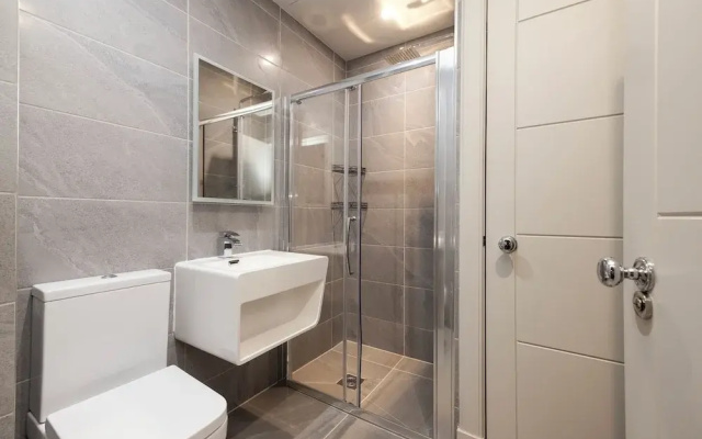 Modern studio in Edinburgh West End