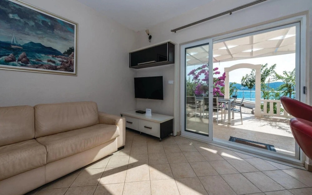 Awesome Home in Kalebova Luka With Wifi and 6 Bedrooms