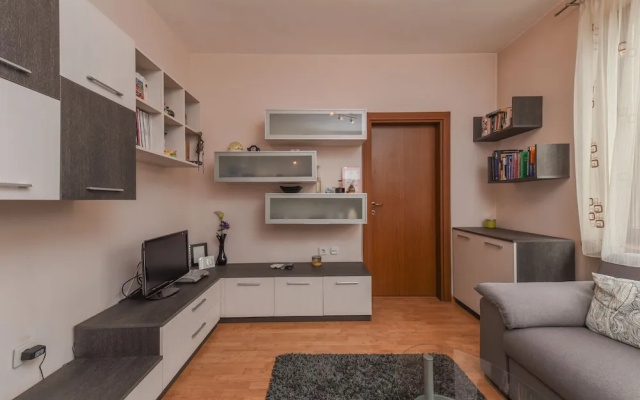 FM Deluxe 1-BDR Apartment - Iconic Donducov Boulevard