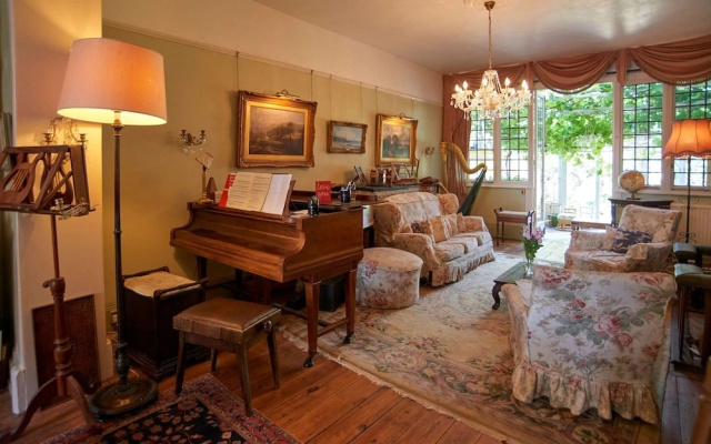 Observatory House 9BR NR Universal With Pool