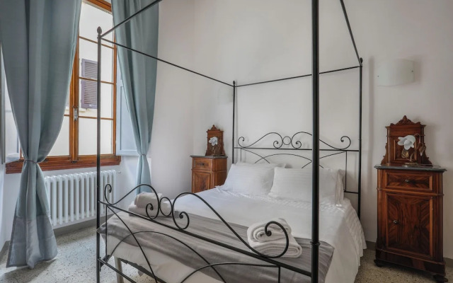 2 Bedroom Apartment in Florence's Heart