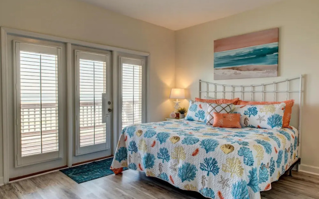 Dauphin Charm - 2237 Bienville
