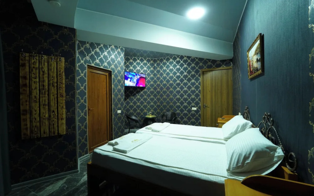 West Star Hotel