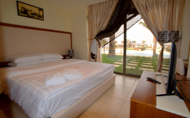 Public Security Hotel & Chalets