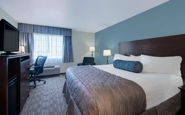 Baymont by Wyndham Minot