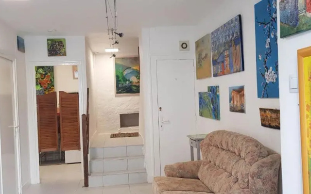 Gazelle Guest House and Art Gallery