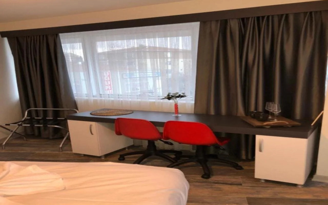 Eva Otel