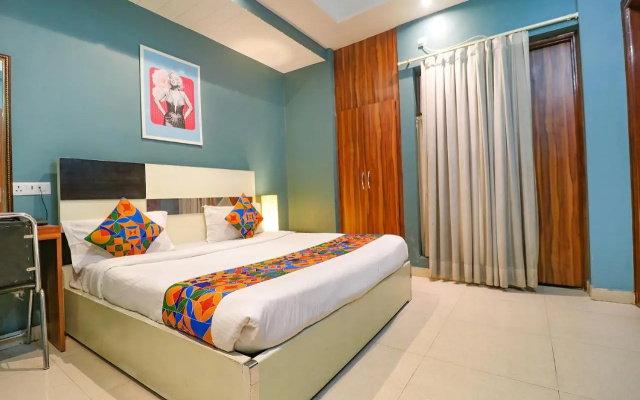 Fabhotel Maxx Inn