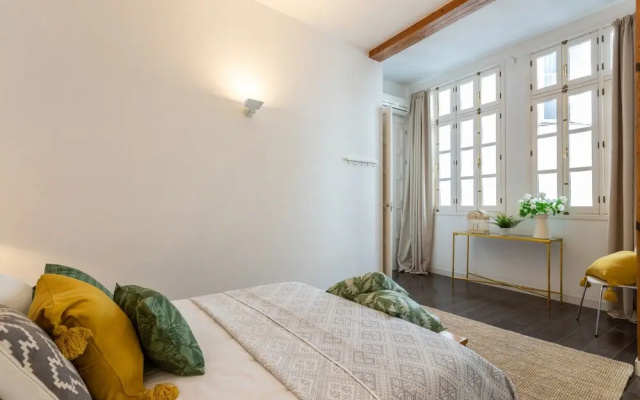 Genteel Home Larios