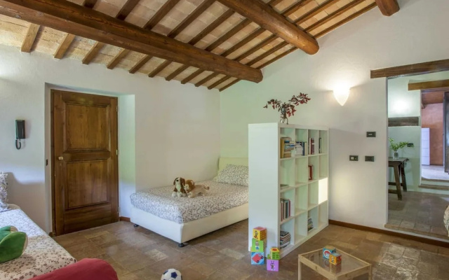 Marche Villa Close Culture