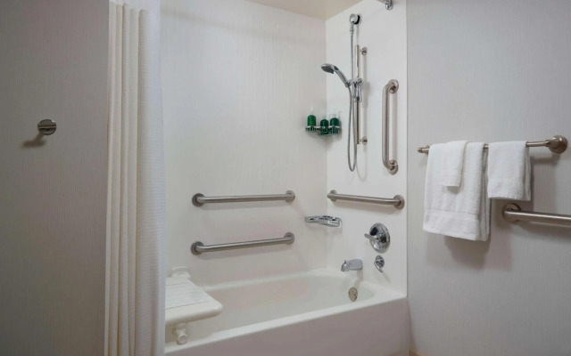 Sonesta Select Newport Middletown Hotel