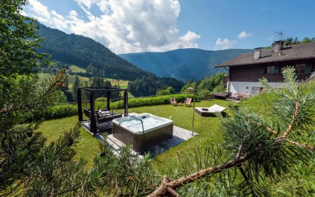Villa Vintila with Whirlpool & Sauna