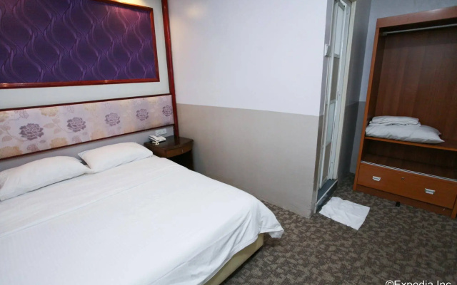 A Hotel Farrer Park - Newly Renovated