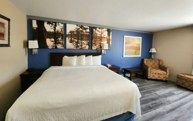 Days Inn by Wyndham Rosenberg