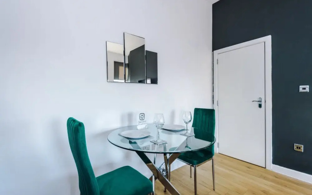 Stylish 2-Bed Apartment - City Centre