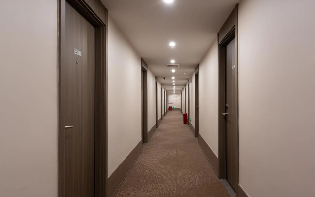 Hanting Hotel Ding'an County Renmin Hospital