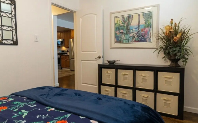 Charming, 2 Bedroom in Newark