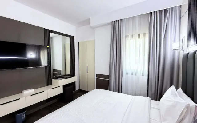 Royal Tulip Dancenter Suites Sharjah