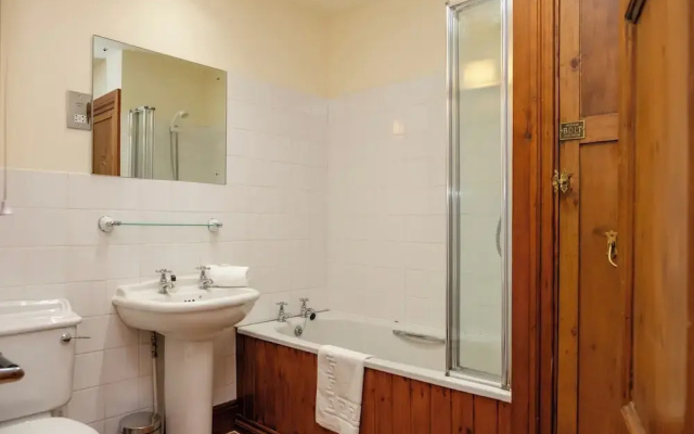 Watermouth Castle, Penn-curzon Apartment