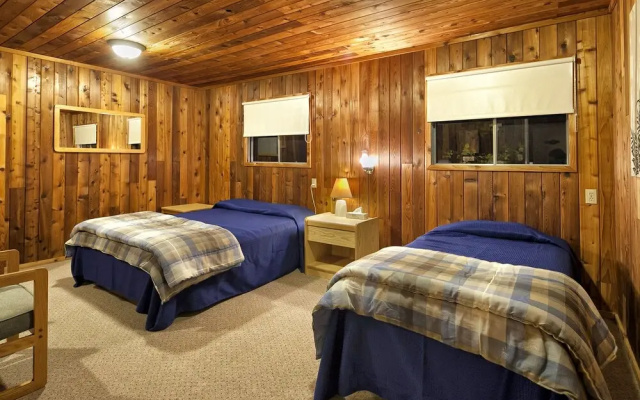 Nootka Island Lodge