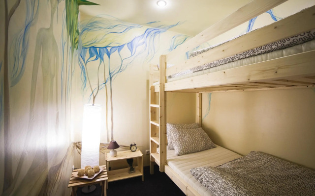 Art-Hostel Contrast