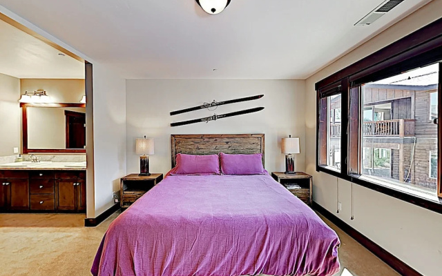 11595 #4 Truckee - 3 Br Condo
