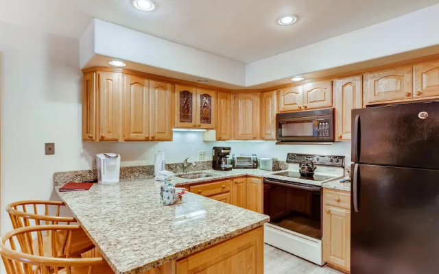 Westwind 308 2BD Gold Condo With A-C