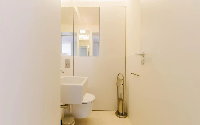 NEW Luxury 2 BDR apartment downtown!