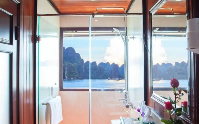 Viola Cruise Halong Bay