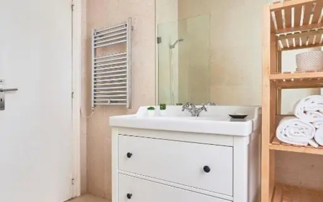 Spacious Apartment in the Perfect Lisbon Location, By TimeCooler