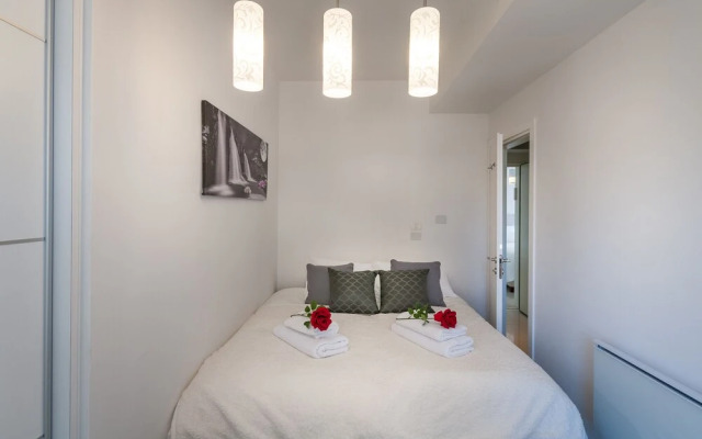 Best Location New Apt Full Amenities