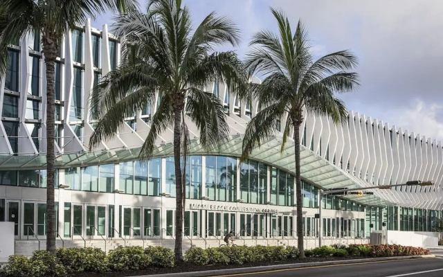 Luxury Sunny Isles Beach Condos by Hosteeva