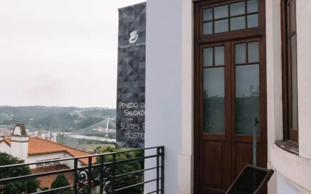 Penedo da Saudade Suites & Hostel