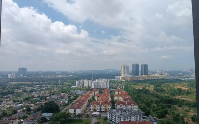 One Tebrau, Scenery Suite by HomestayJB
