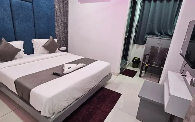 Hotel S S Town