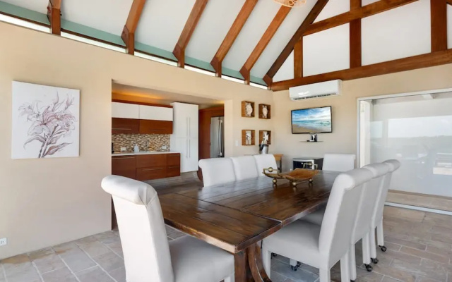 6 BR Villa With Concierge Amenities Pool