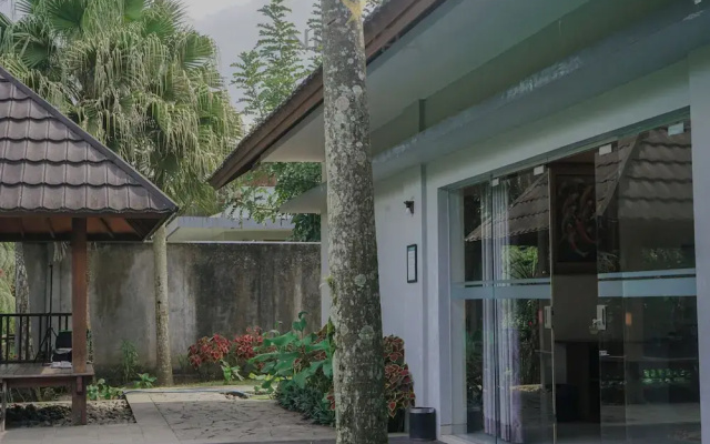 Jambu Klutuk Resort