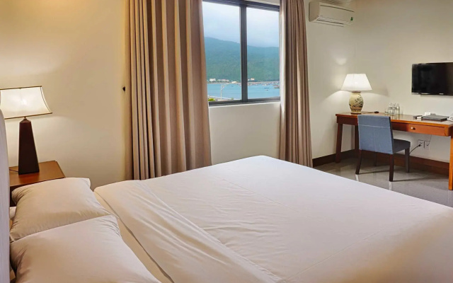 Dan Oasis Beach Hotel and Apartment