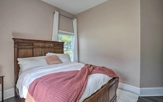 Bright Durham Home w/ Fully Furnished Deck!