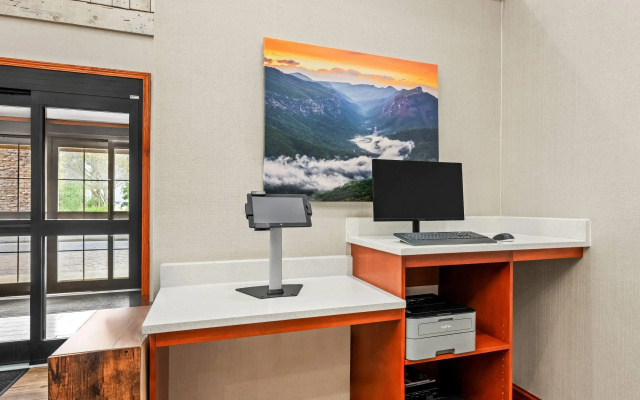 La Quinta Inn & Suites by Wyndham Boone University