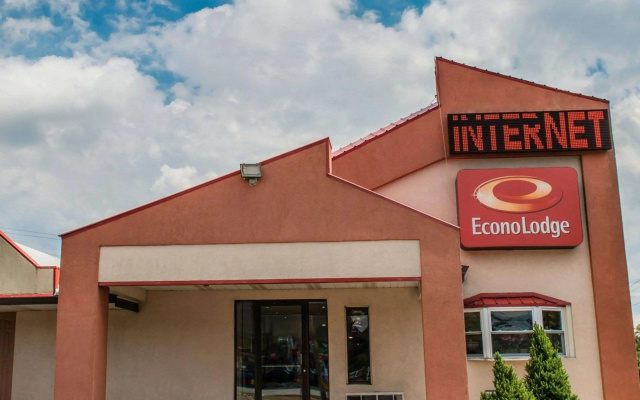 Econo Lodge Pittsburgh