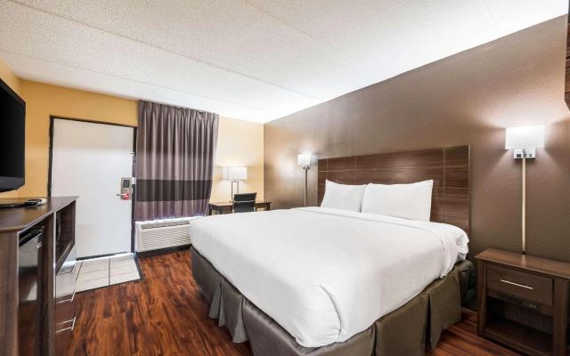 Econo Lodge Columbus near Airport