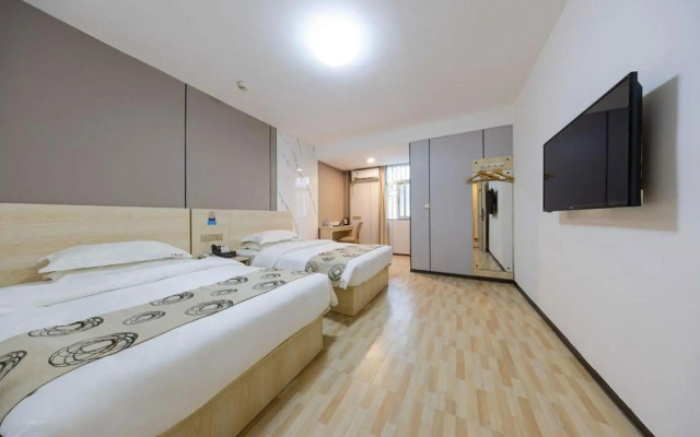 Theme Apartment (Shenzhen Convention and Exhibition Center Gangxia Metro Station)