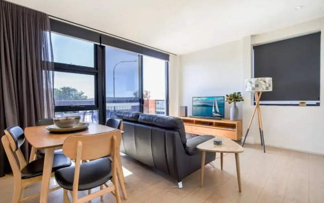 Gorgeous 2-bed Apartment By Shops
